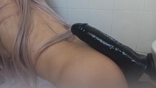 hot stepsister couldn´t wait any longer so she snuck into the bathroom during lunch! - 4k